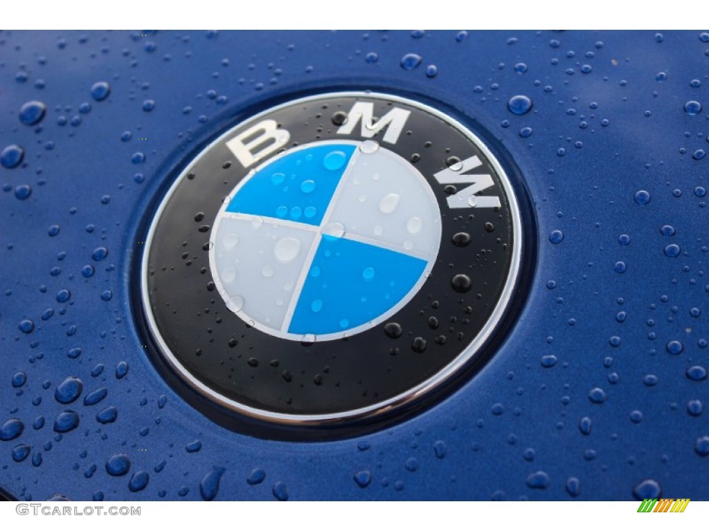 2008 BMW 3 Series 335i Sedan Marks and Logos Photos