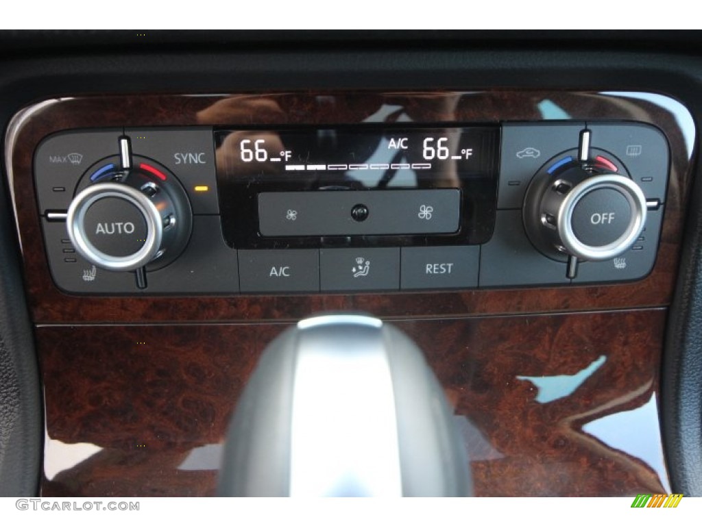 2014 Volkswagen Touareg TDI Lux 4Motion Audio System Photo #88702117