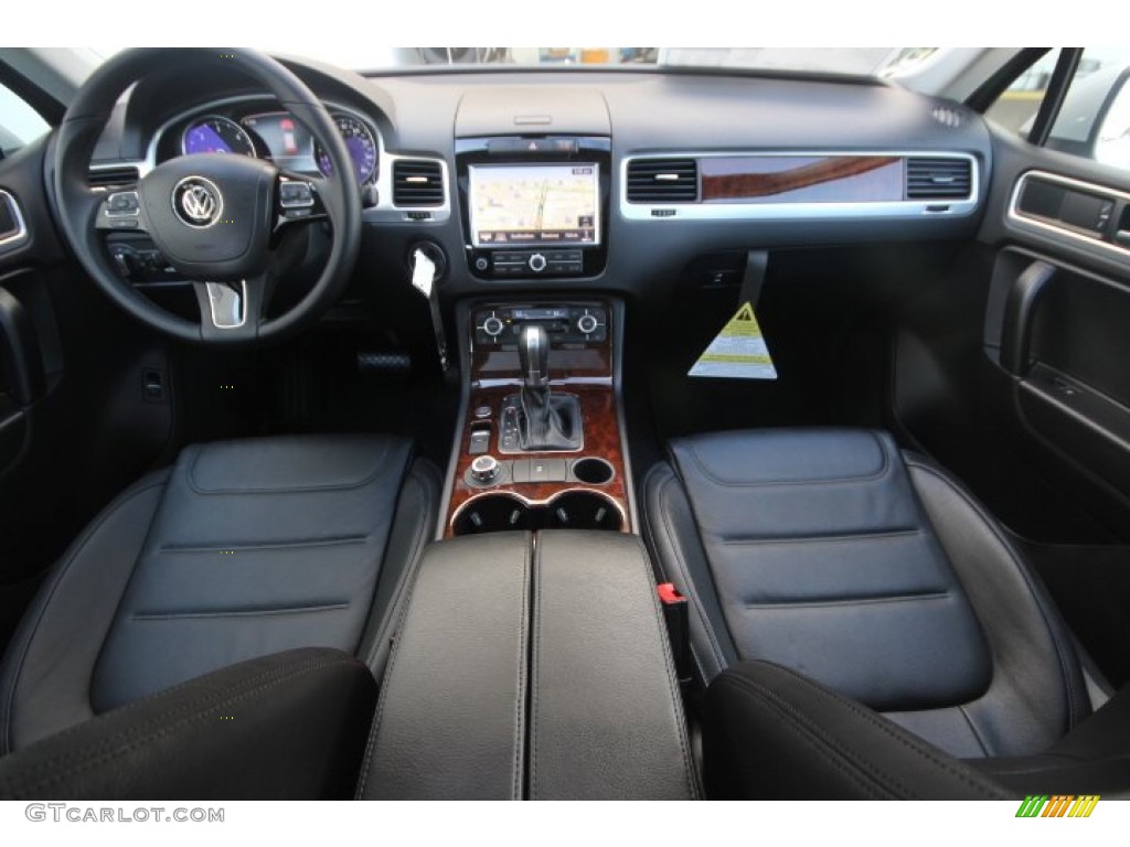2014 Volkswagen Touareg TDI Lux 4Motion Black Anthracite Dashboard Photo #88702287