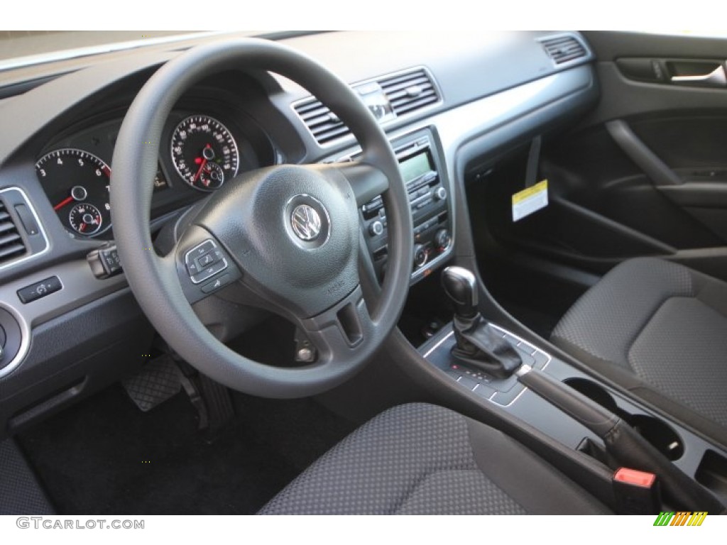 Titan Black Interior 2014 Volkswagen Passat 1.8T S Photo #88702594