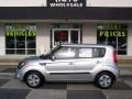 2013 Bright Silver Kia Soul 1.6  photo #1