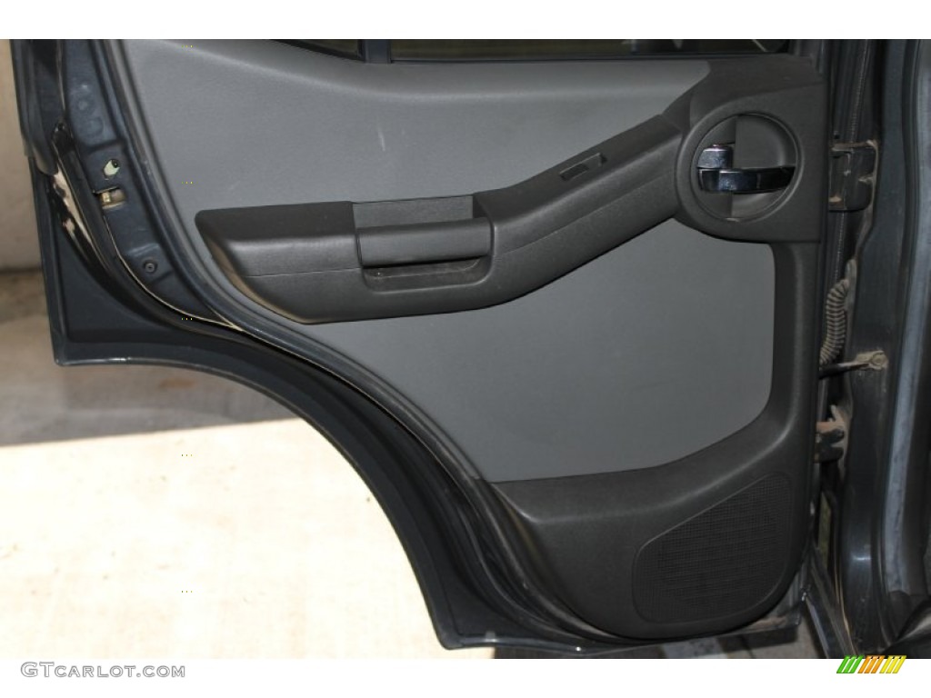 2006 Xterra SE - Night Armor Pearl / Steel/Graphite photo #17