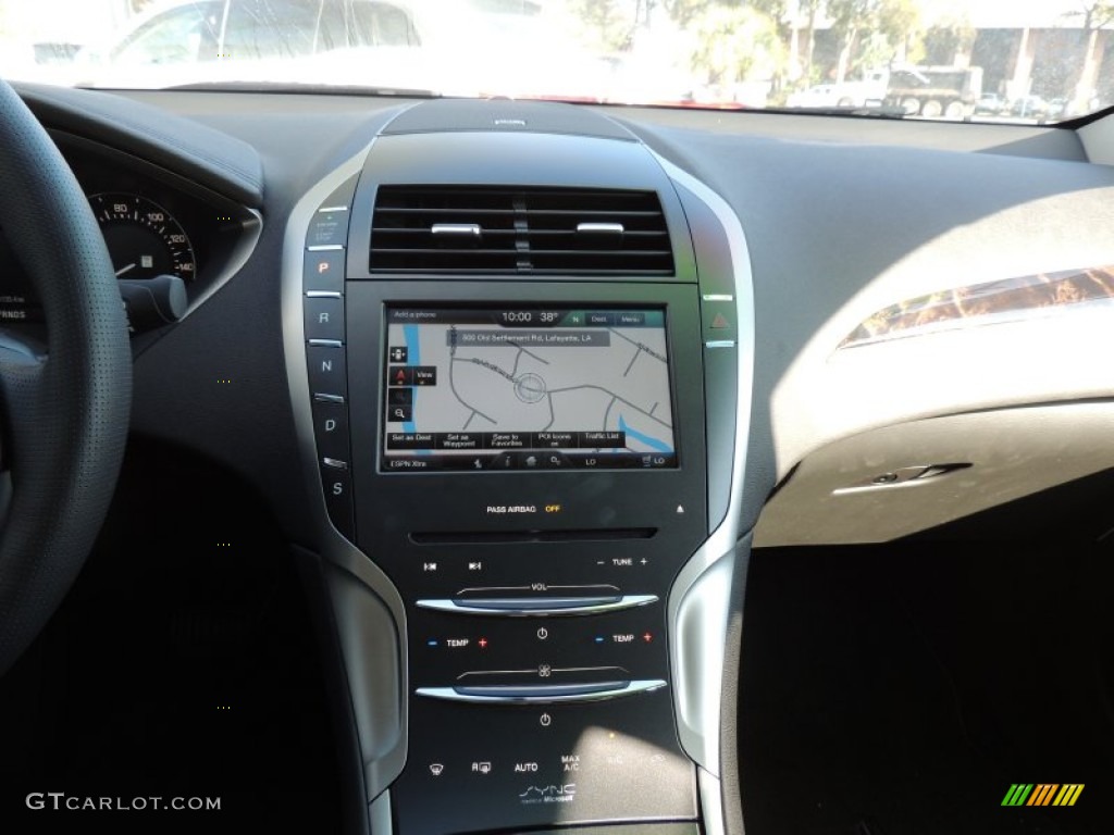 2013 Lincoln MKZ 3.7L V6 AWD Controls Photo #88719298