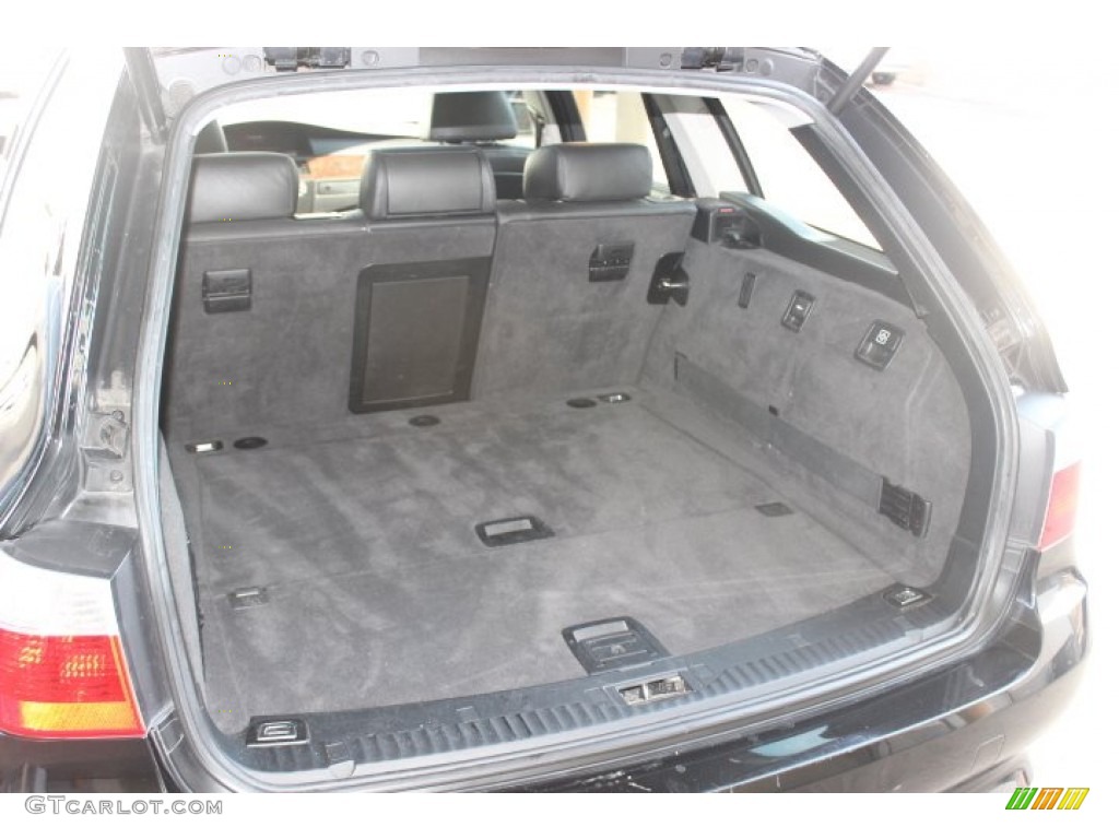 2006 BMW 5 Series 530xi Wagon Trunk Photo #88720495