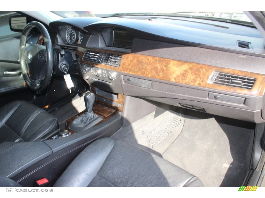 Black Interior 2006 BMW 5 Series 530xi Wagon Photo #88720558