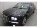 Brilliant Black Crystal Pearl - 300 C HEMI Photo No. 3
