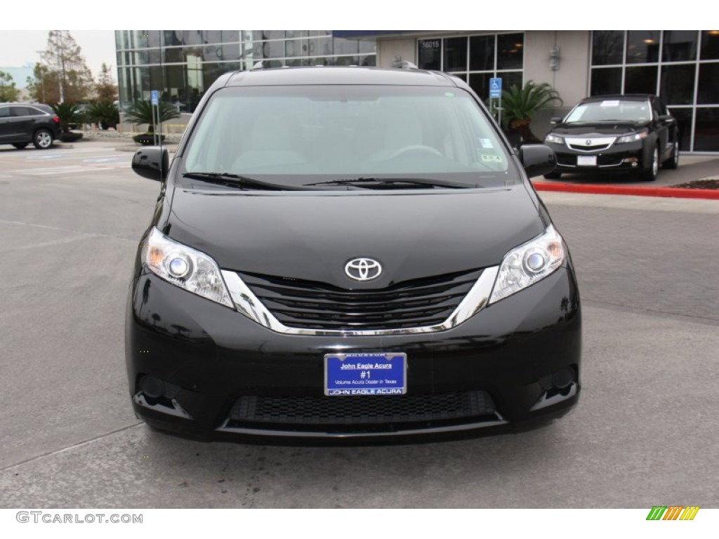 2011 Sienna LE - Black / Light Gray photo #3