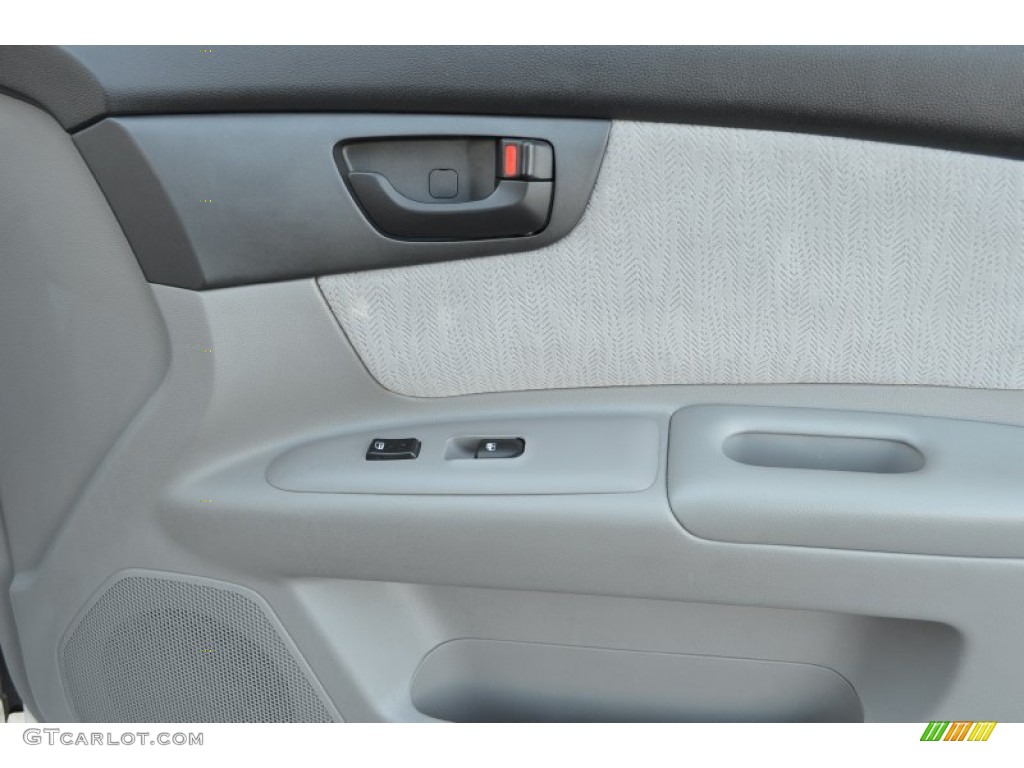 2010 Optima LX - Clear White / Gray photo #14