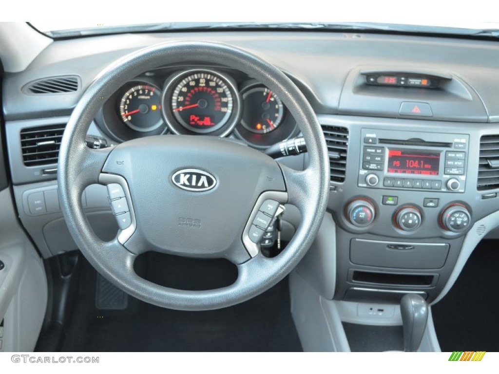 2010 Optima LX - Clear White / Gray photo #19