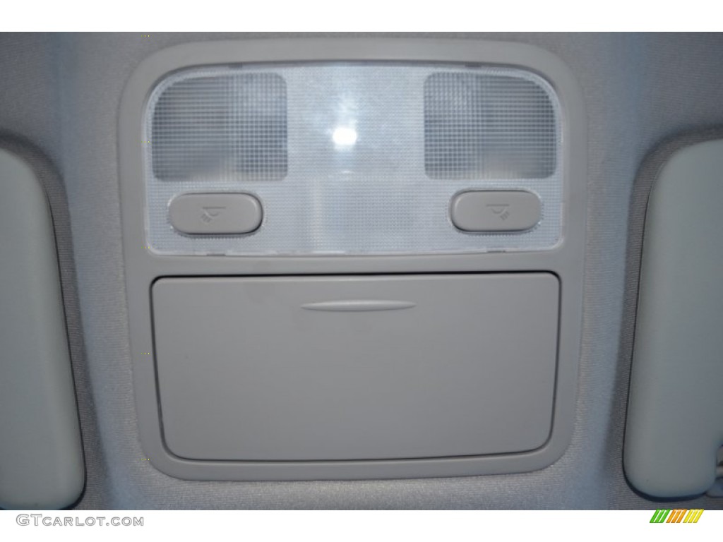 2010 Optima LX - Clear White / Gray photo #24