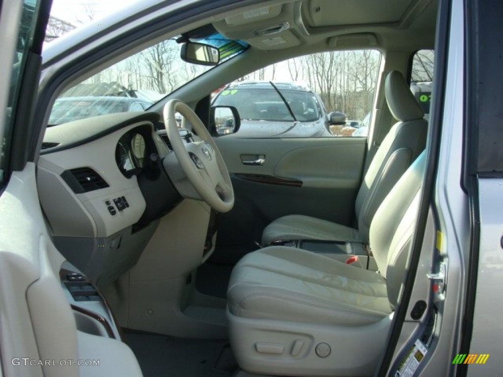 2011 Sienna XLE AWD - Silver Sky Metallic / Light Gray photo #7