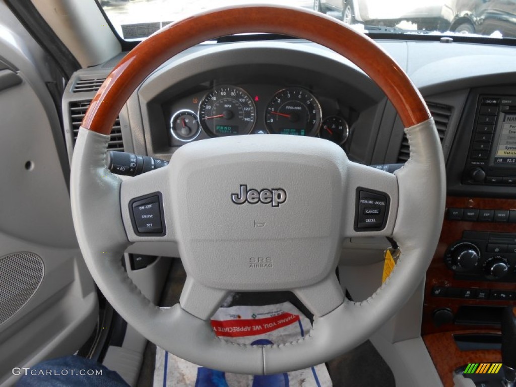 2006 Jeep Grand Cherokee Overland 4x4 Dark Khaki/Light Graystone Steering Wheel Photo #88735872
