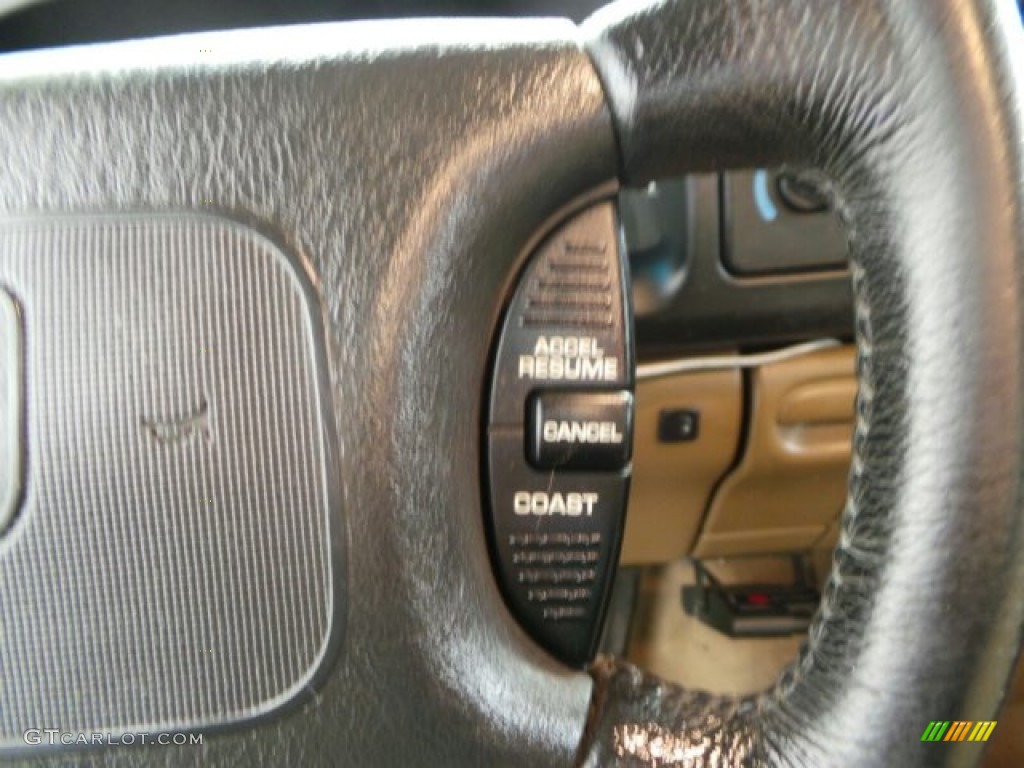 2001 Ram 2500 SLT Quad Cab 4x4 - Dark Garnet Red Pearl / Mist Gray photo #17