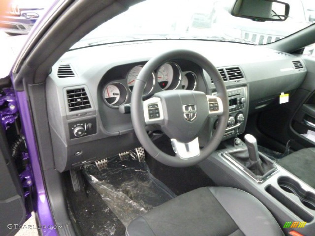 2014 Challenger R/T Classic - Plum Crazy Pearl Coat / Dark Slate Gray photo #12