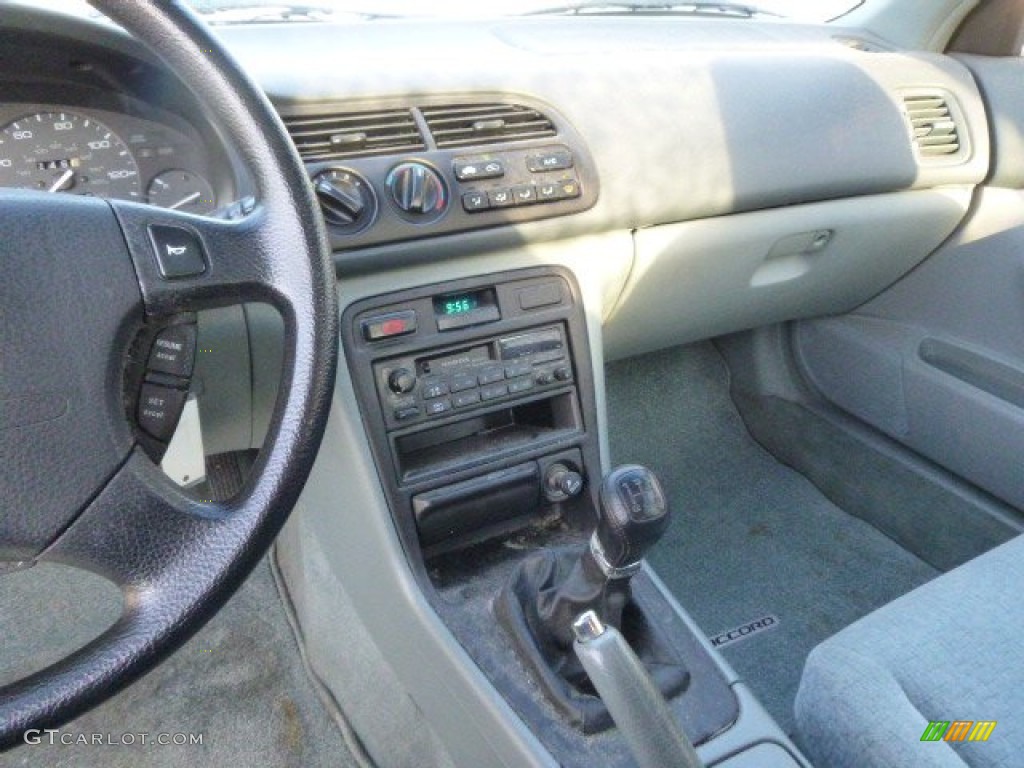 1997 Honda Accord EX Sedan 5 Speed Manual Transmission Photo #88738134