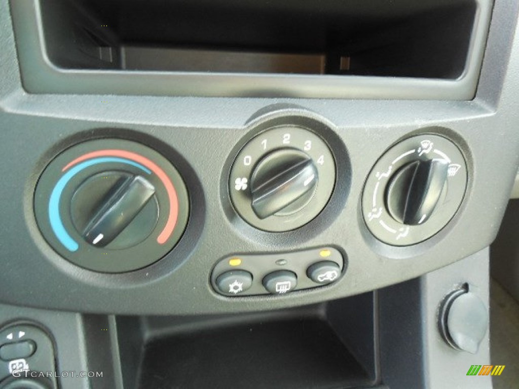 2003 VUE V6 AWD - Silver / Gray photo #21
