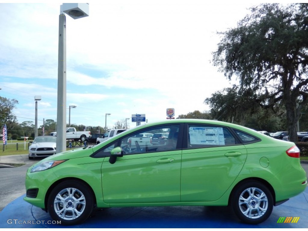 2014 Fiesta SE Sedan - Green Envy / Charcoal Black photo #2