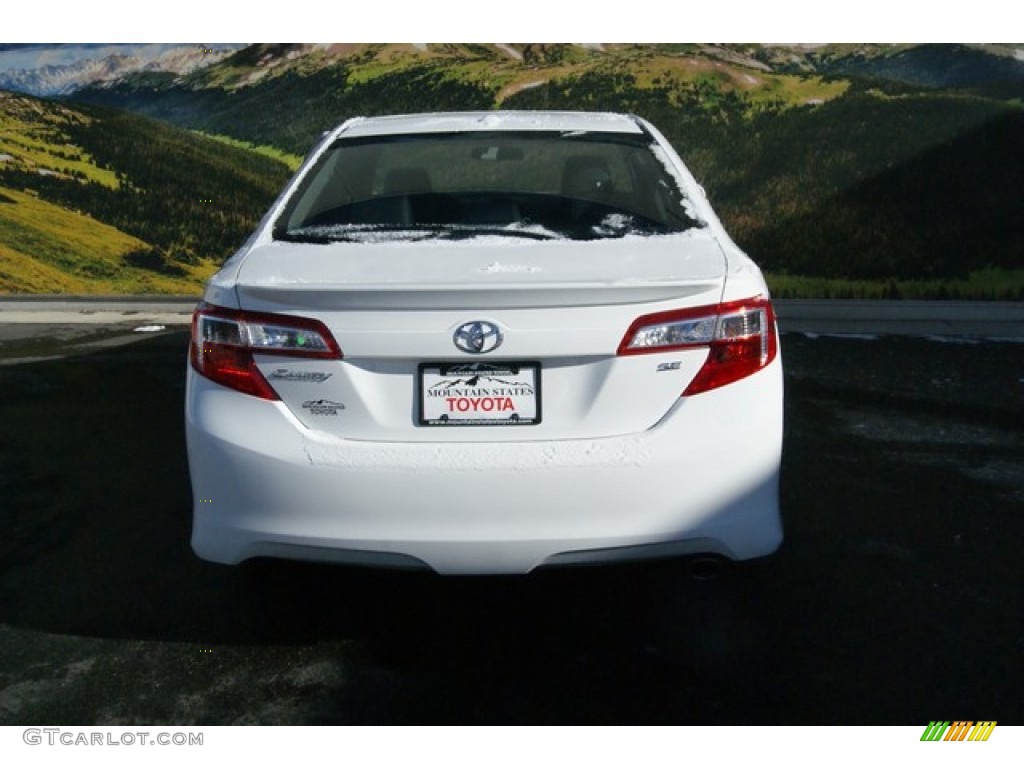 2014 Camry SE - Super White / Black/Ash photo #4