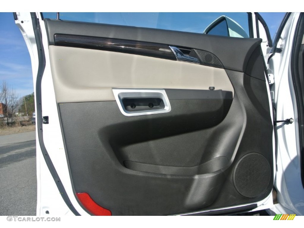 2014 Chevrolet Captiva Sport LTZ Door Panel Photos