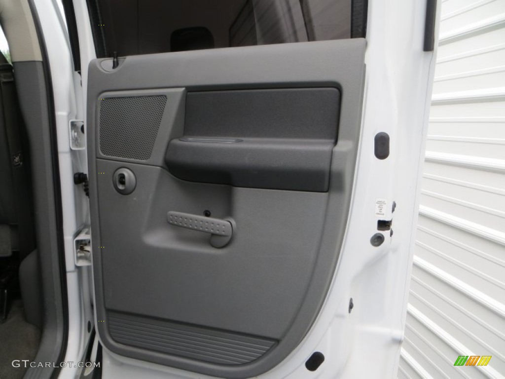 2006 Ram 2500 SLT Quad Cab 4x4 - Bright White / Medium Slate Gray photo #31