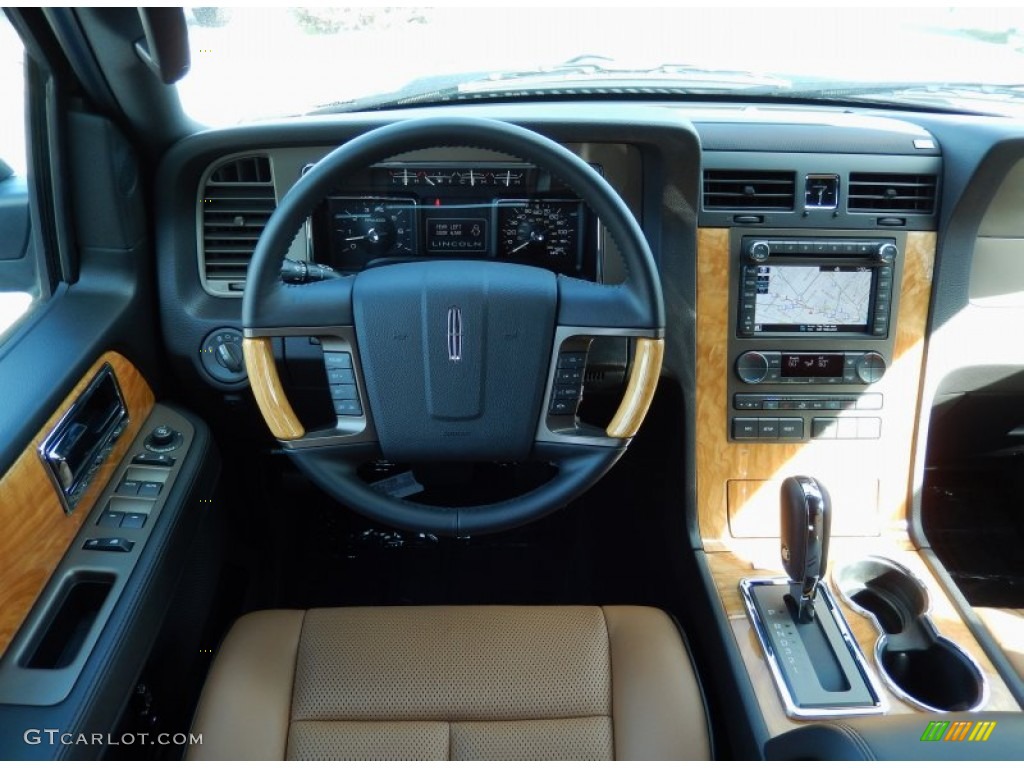 2013 Navigator L Monochrome Limited Edition 4x2 - Tuxedo Black Metallic / Limited Canyon w/Black Piping photo #10