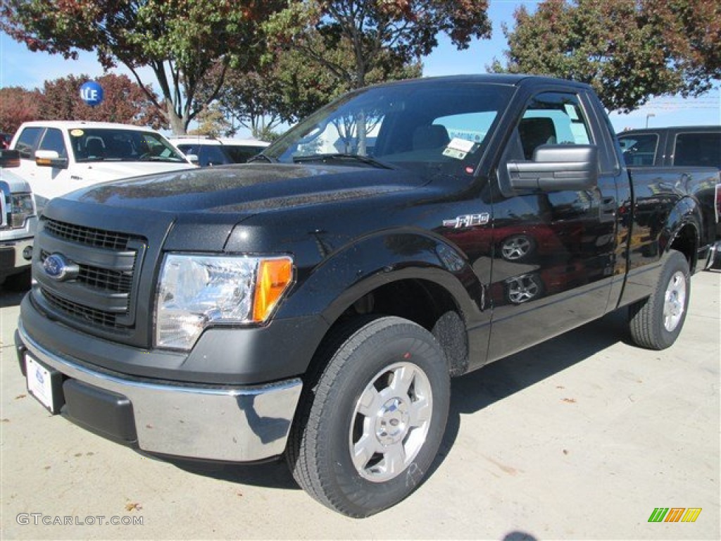 2014 F150 XL Regular Cab - Tuxedo Black / Steel Grey photo #1