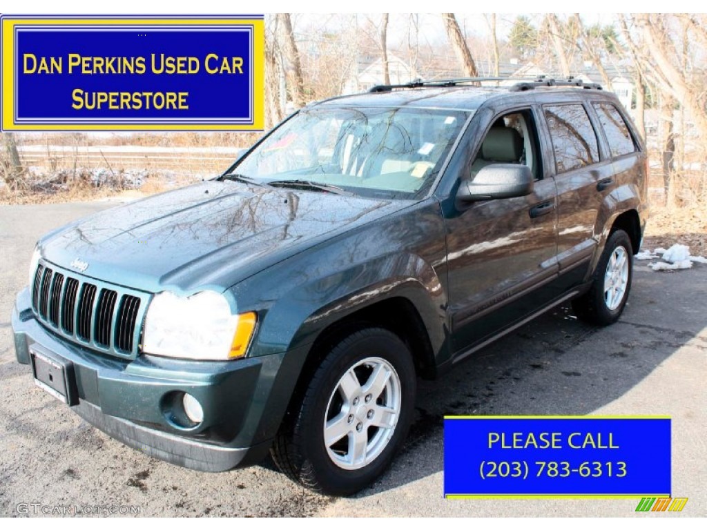 Deep Beryl Green Pearl Jeep Grand Cherokee