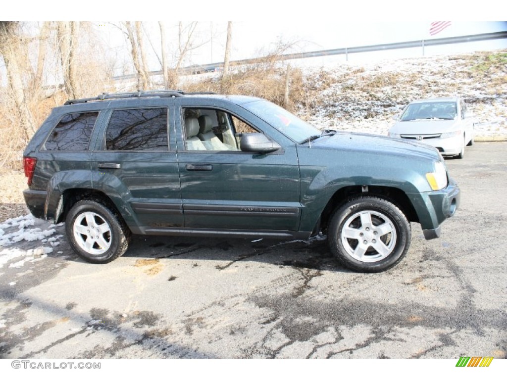 2005 Grand Cherokee Laredo 4x4 - Deep Beryl Green Pearl / Medium Slate Gray photo #4