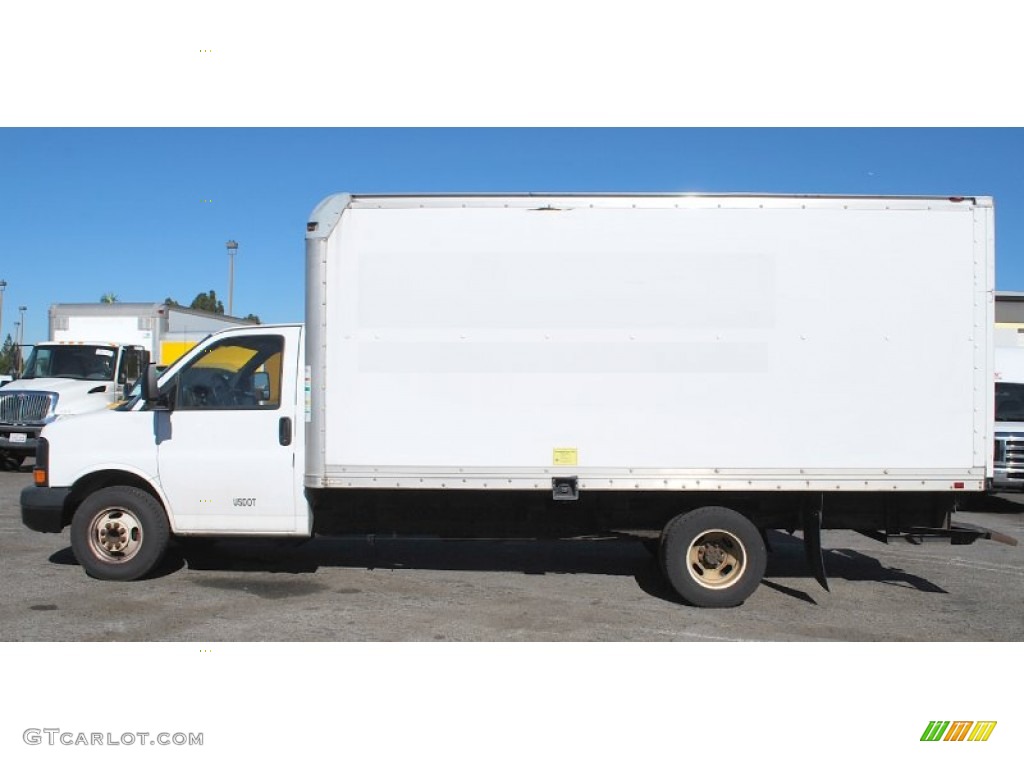 2005 Savana Cutaway 3500 Commercial Moving Truck - Summit White / Pewter photo #6
