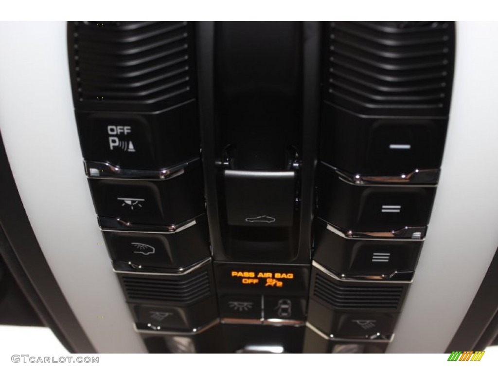 2014 Porsche Panamera Turbo Executive Controls Photo #88757658