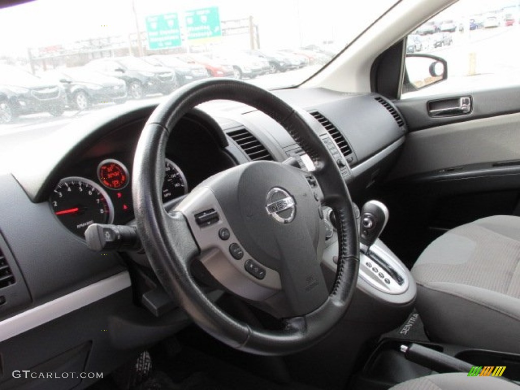 2012 Sentra 2.0 SR Special Edition - Metallic Blue / Charcoal photo #13