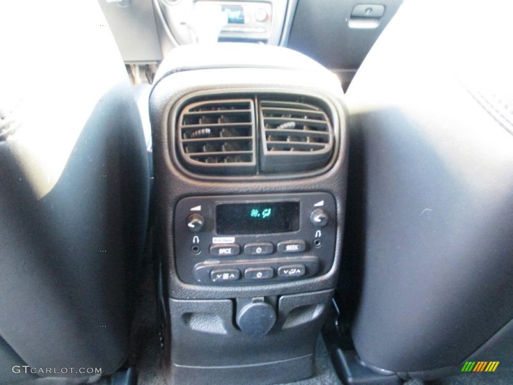 2009 Chevrolet TrailBlazer SS AWD Controls Photos