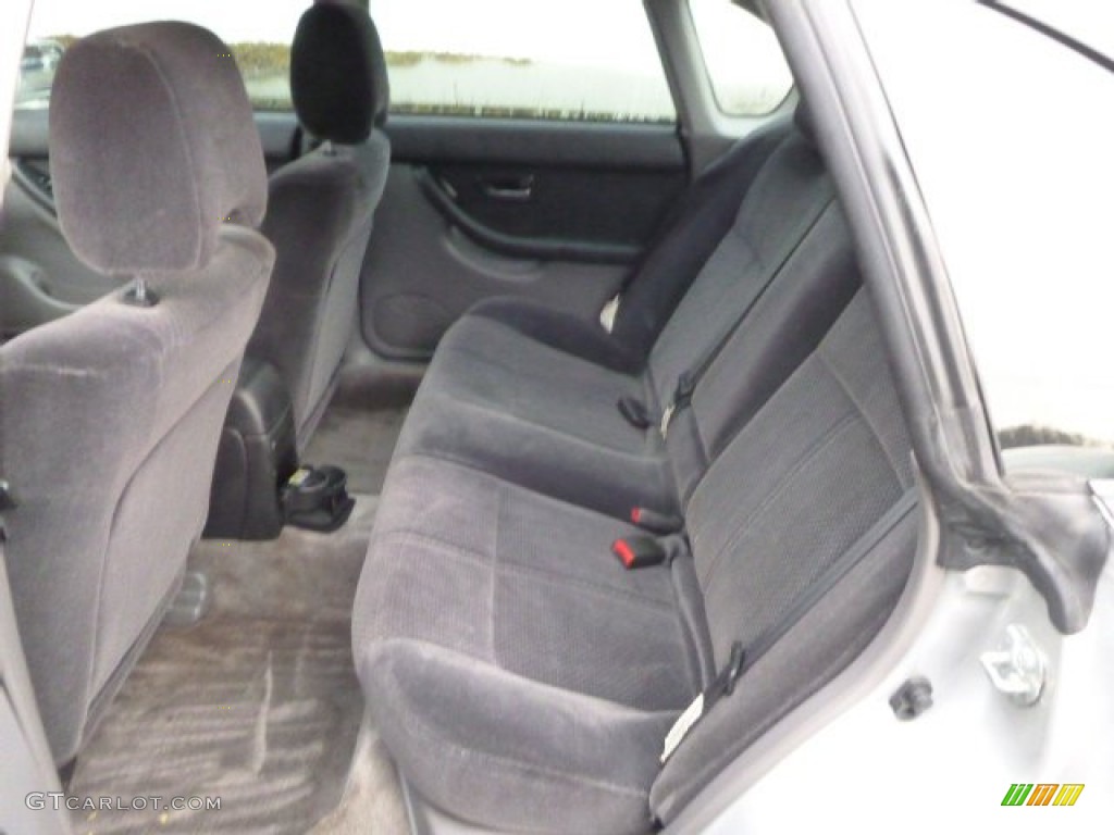 2004 Legacy L Sedan - Silver Stone Metallic / Gray Moquette photo #9
