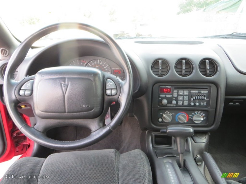 2002 Pontiac Firebird Coupe Ebony Black Dashboard Photo #88772126 | GTCarLot.com