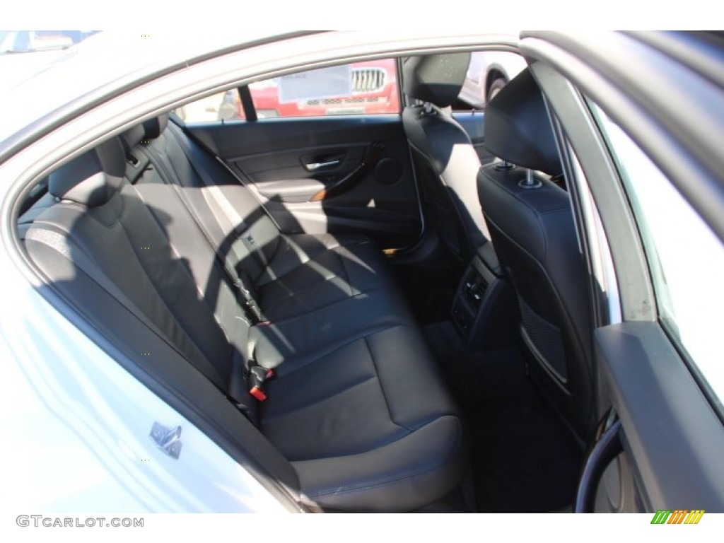 2013 3 Series 328i xDrive Sedan - Alpine White / Black photo #24