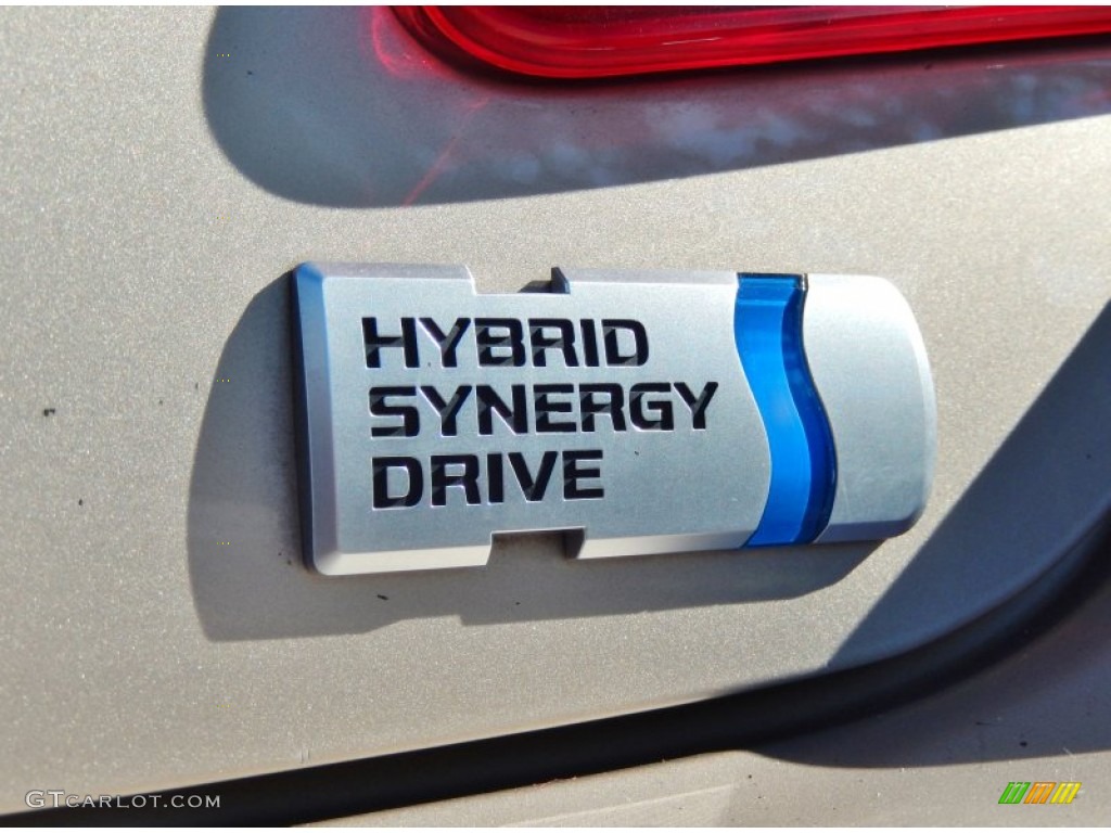 2009 Toyota Camry Hybrid Marks and Logos Photos