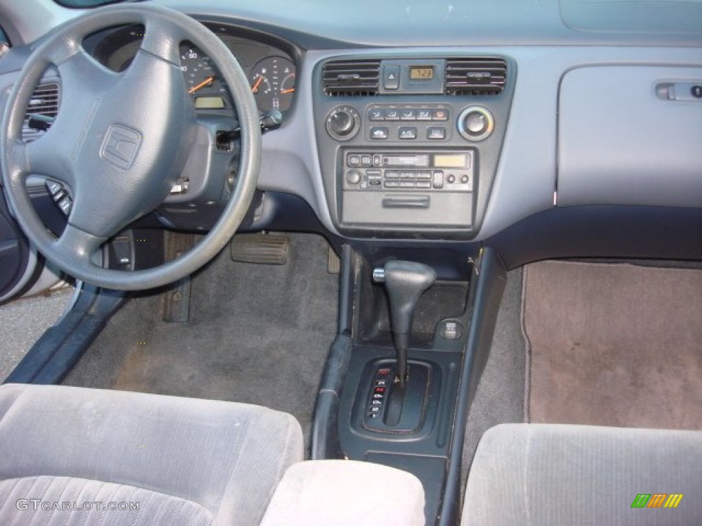 1998 Accord LX Sedan - Regent Silver Pearl / Quartz photo #10