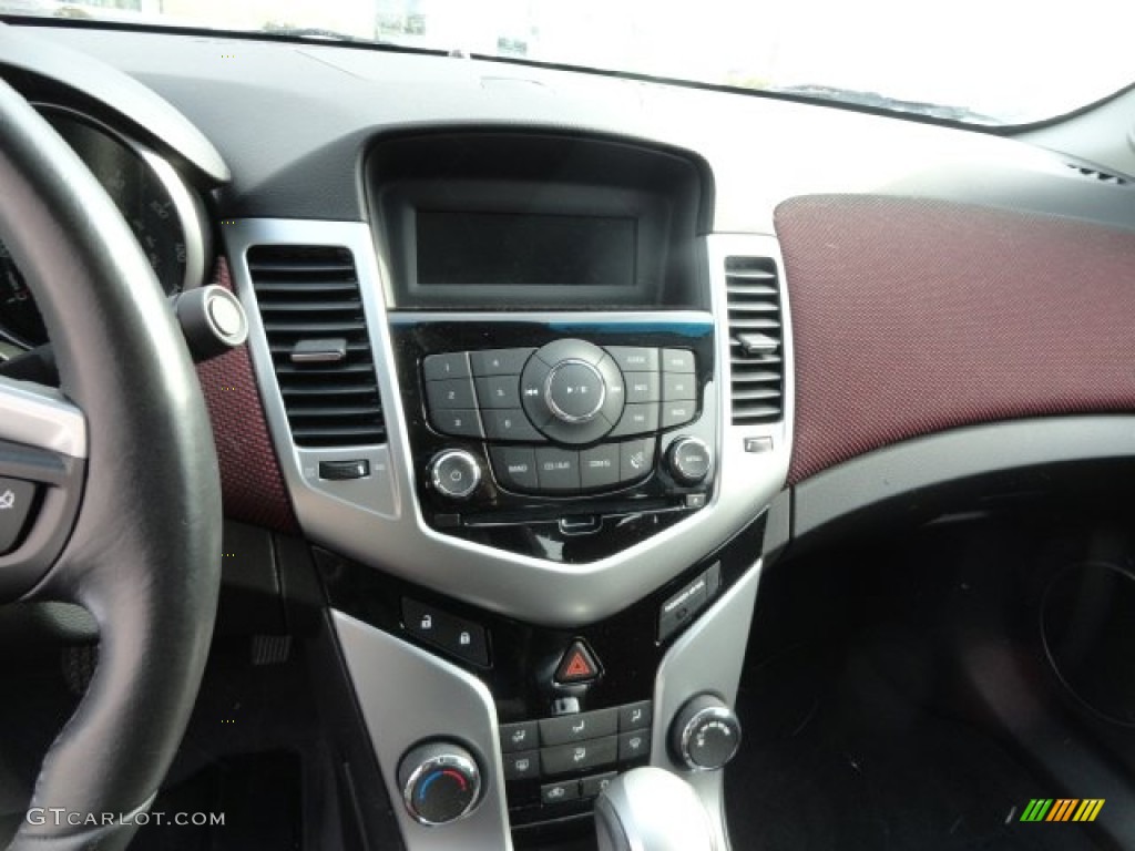 2011 Chevrolet Cruze LT Controls Photo #88784123