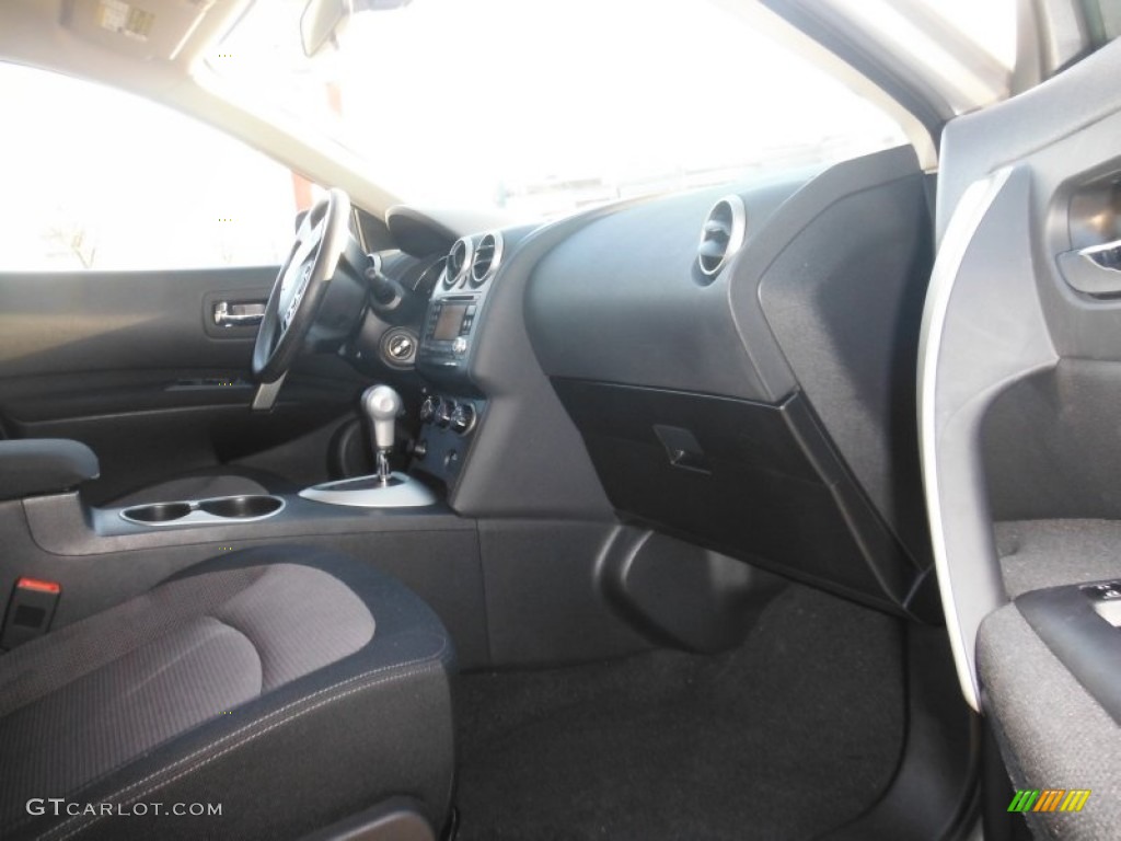 2011 Rogue SV AWD - Silver Ice Metallic / Black photo #17