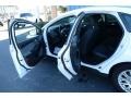 Oxford White - Focus SE Sedan Photo No. 10