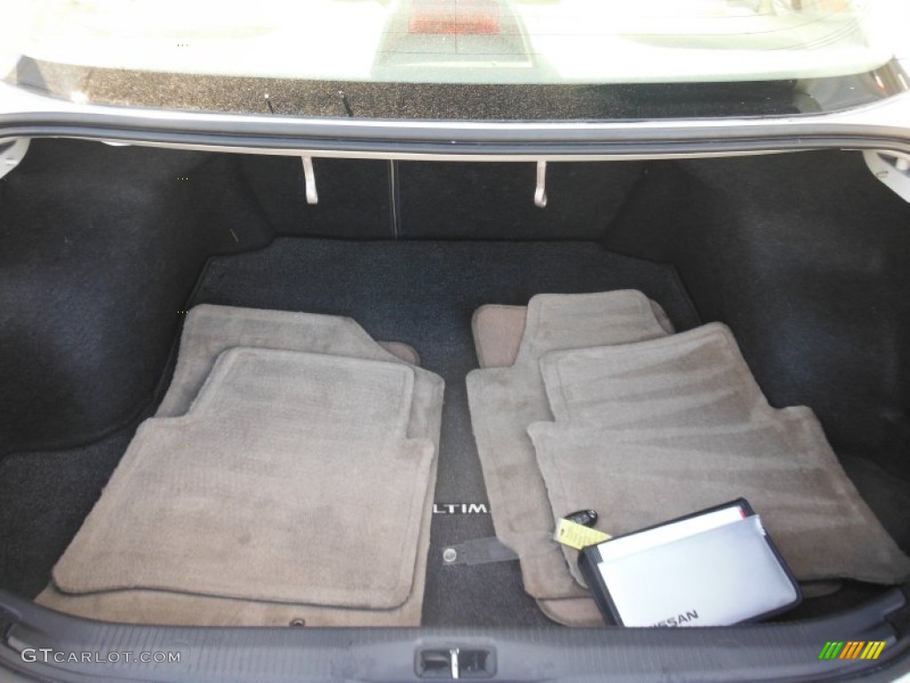 2009 Altima 2.5 S - Winter Frost Pearl / Blond photo #6