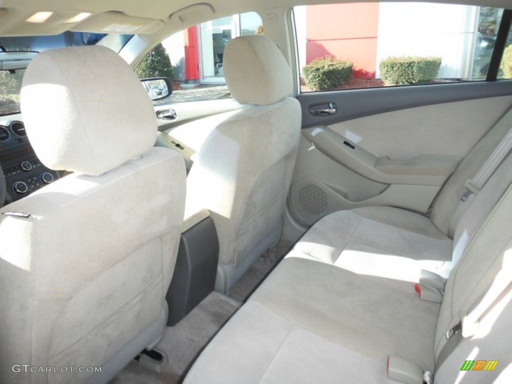 2009 Altima 2.5 S - Winter Frost Pearl / Blond photo #15