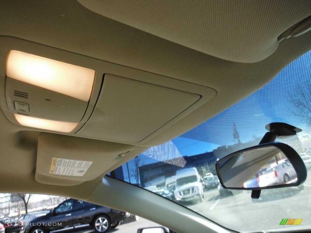 2009 Altima 2.5 S - Winter Frost Pearl / Blond photo #18