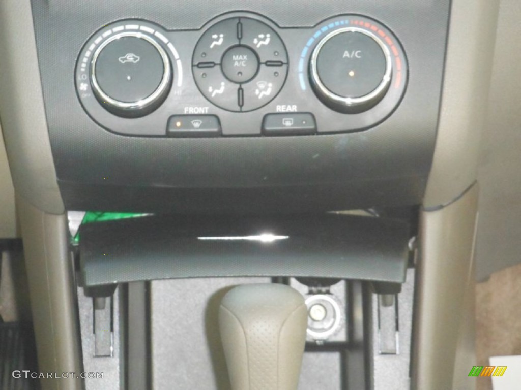 2009 Altima 2.5 S - Winter Frost Pearl / Blond photo #24