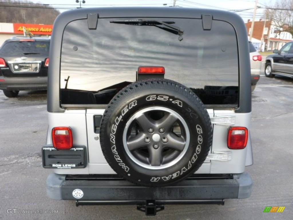 2004 Wrangler X 4x4 - Bright Silver Metallic / Dark Slate Gray photo #4