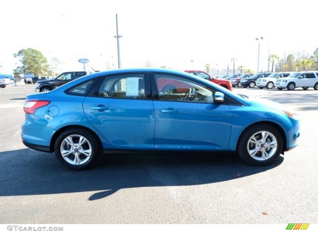 2014 Focus SE Sedan - Blue Candy / Charcoal Black photo #4