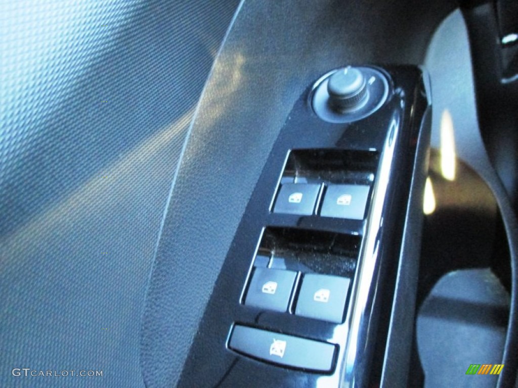 2013 Chevrolet Sonic RS Hatch Controls Photos