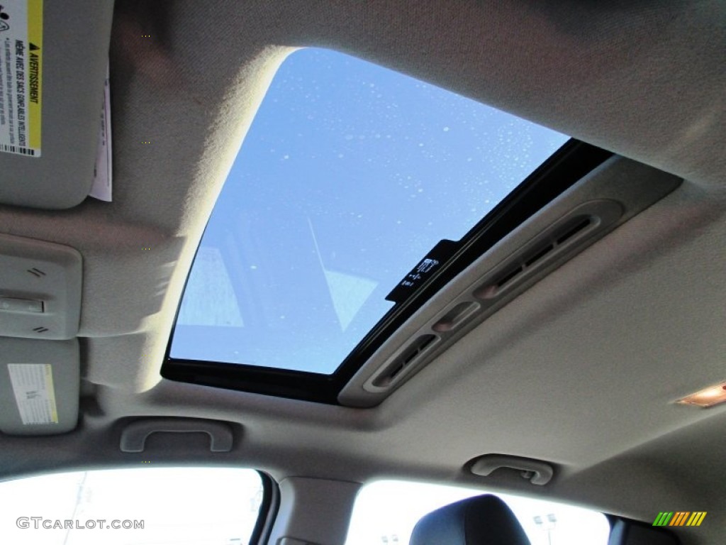 2013 Chevrolet Sonic RS Hatch Sunroof Photos