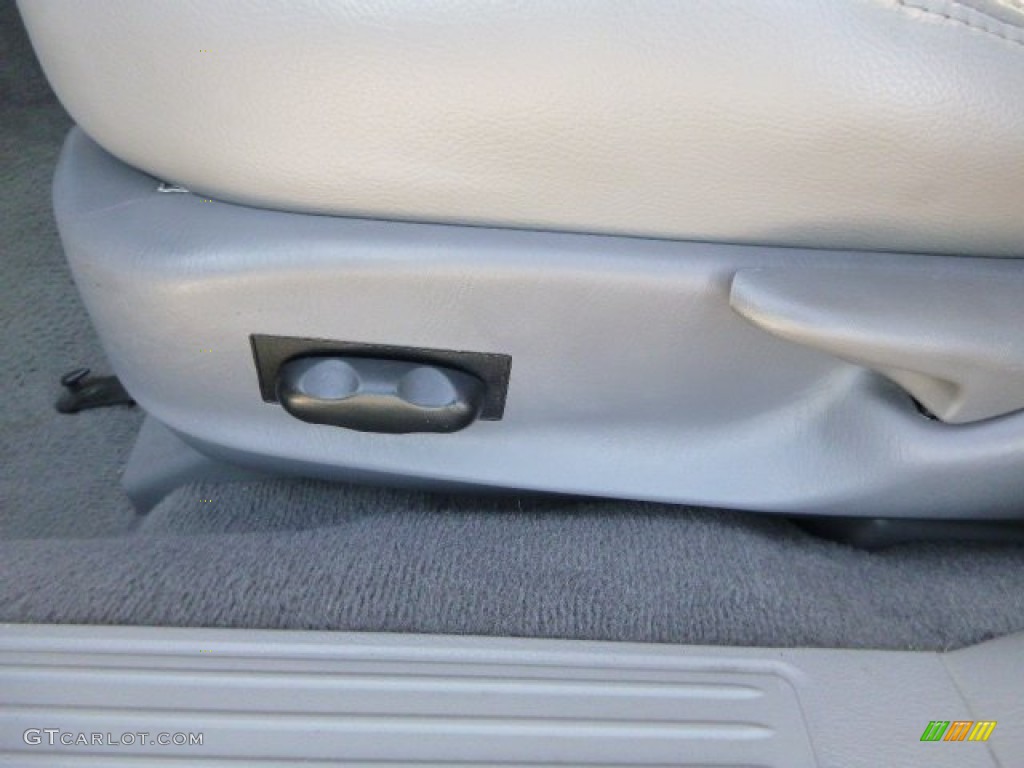 2004 Taurus SES Sedan - Silver Frost Metallic / Medium Graphite photo #15