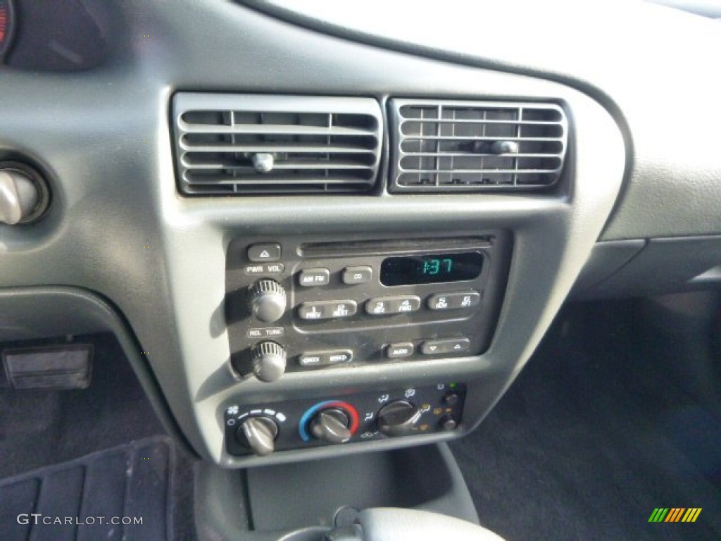 2004 Cavalier Coupe - Victory Red / Graphite photo #13